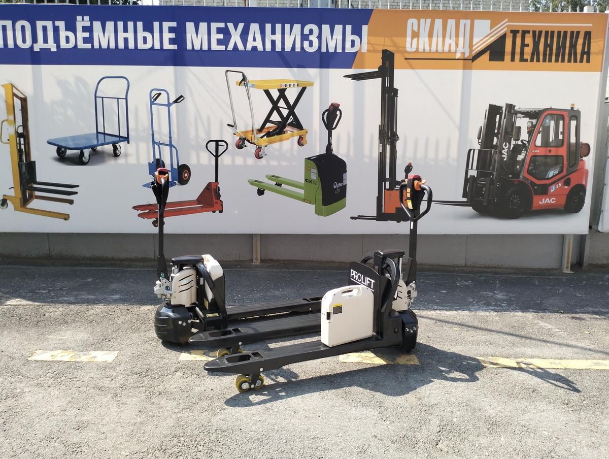 Поставка транспортировщиков паллет (3 шт) для СПССПК «ЭКОПТИЦА» и гидравлических тележек (2 шт) с длинными вилами для АО «АПО «Аврора»