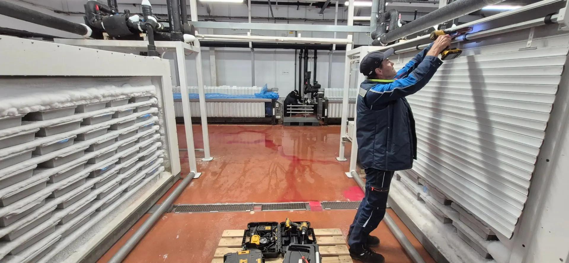 Поставка и монтаж рольставен из пенозаполненного профиля RH45N DOORHAN производство Россия (для АО «ЧМПЗ» г. Данков сентябрь 2026). Монтаж защитного короба. Поставка и монтаж рольставен из пенозаполненного профиля RH45N DOORHAN производство Россия (для АО «ЧМПЗ» г. Данков сентябрь 2026). Монтаж защитного короба.