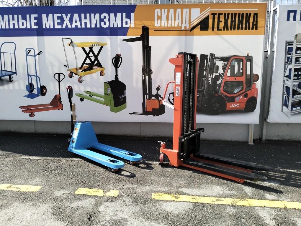 Проверка работы тележки электрической 2000 кг 1150 мм TOR EPT20H Li-pol 48В/15Ач и штабелера гидравлического 2,0 т 2,5 м TOR CTY-EH с раздвижными вилами, страна – производитель: Китай для ООО ПХ «Рудничное» (апрель 2026 г.). На территории склада ООО «Склада и Техника». Проверка работы тележки электрической 2000 кг 1150 мм TOR EPT20H Li-pol 48В/15Ач и штабелера гидравлического 2,0 т 2,5 м TOR CTY-EH с раздвижными вилами, страна – производитель: Китай для ООО ПХ «Рудничное» (апрель 2026 г.). На территории склада ООО «Склада и Техника».