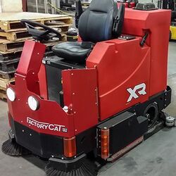Поломоечно-подметальная машина с цилиндрической щеткой XR 46C фото, купить в Липецке | Uliss Trade